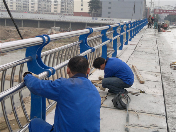 临汾不锈钢河道护栏的特性及其在城市景观中的应用